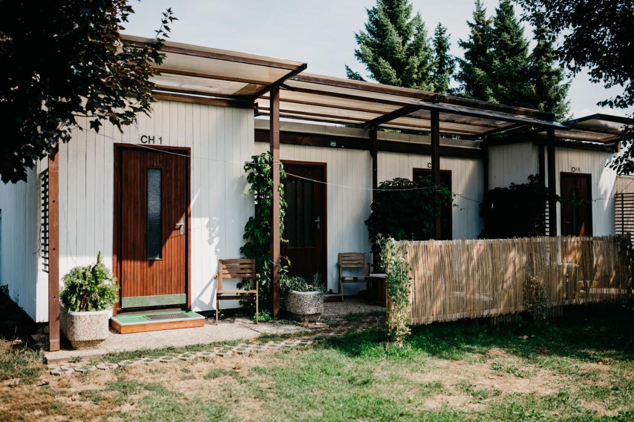 Готель Camp Alpa Ostrovacice Екстер'єр фото